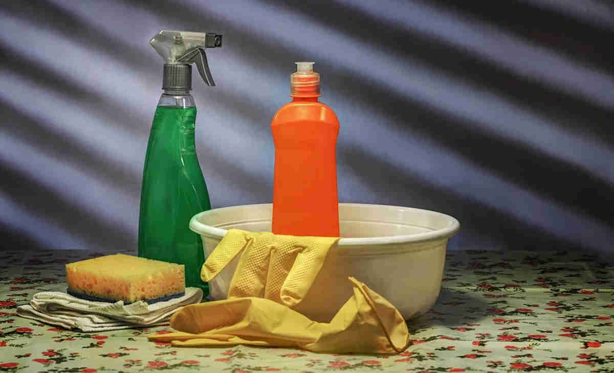 Cara Membuat Disinfektan Sendiri Di Rumah Cegah Virus Korona (Covid 19)